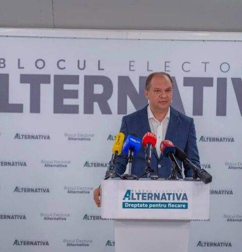 Чебан требует публичных извинений после изъятия бюллетеней в Кишиневе