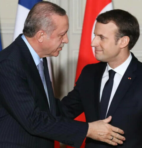 Эрдоган и Макрон провели беседу на полях сессии Генассамблеи ООН в Нью-Йорке