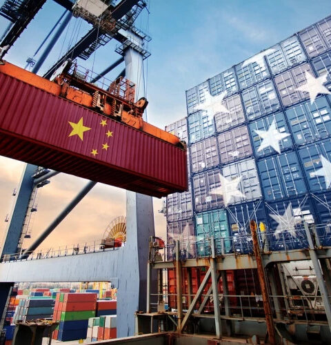 Европейская прокуратура изъяла 2435 контейнеров в порту Пирея