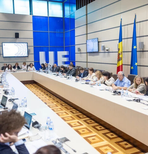 Госслужащие парламента Молдовы обменялись опытом с коллегами из Греции, Румынии, Австрии и Швейцарии