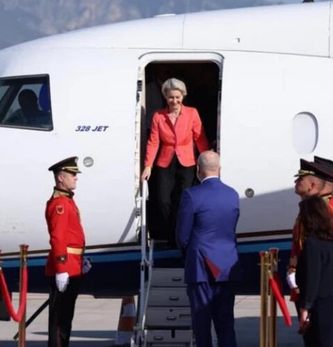 Инцидент с самолётом Урсулы фон дер Ляйен: пилоты совершили ручную посадку в Пловдиве