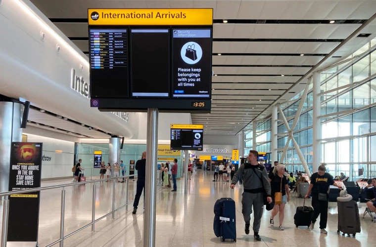 Инцидент в аэропорту Хитроу: Терминал 4 эвакуирован из-за угрозы опасных материалов