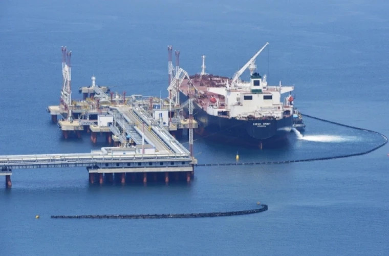 Индия продолжит закупку нефти у России, игнорируя требования США