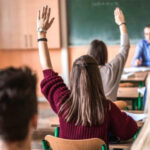 Итальянские школы вводят новые правила дресс-кода, запрещающие эксцентричную одежду