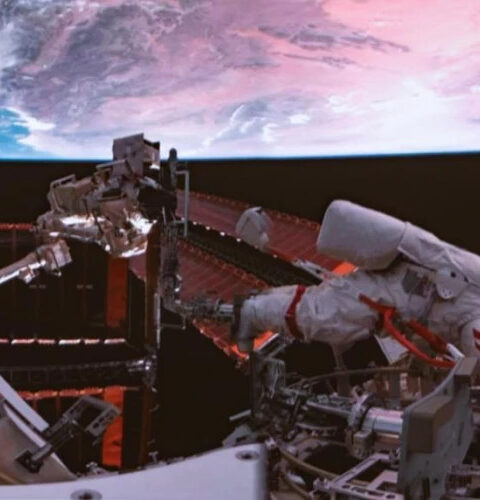 Китайские астронавты завершили четвёртый выход в открытый космос с космической станции "Тяньгун"