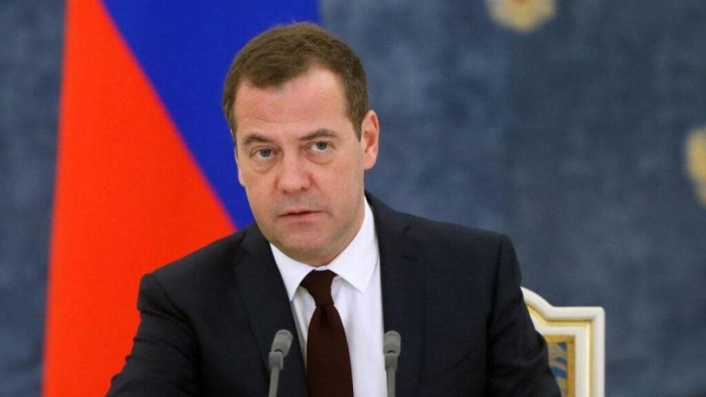 Медведев обвинил Финляндию в подготовке к нападению на Россию