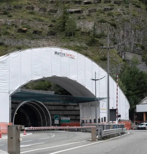 Монбланский туннель закрыт на 4 месяца для модернизации, пути будут длиннее