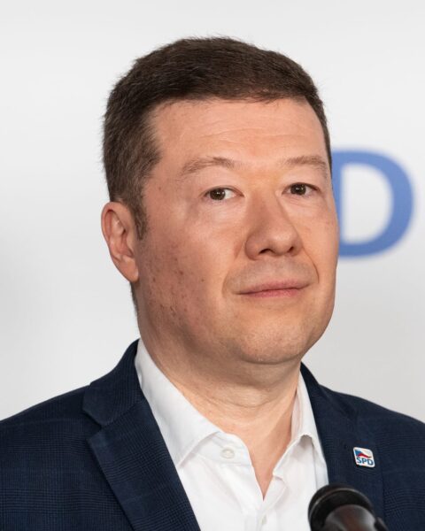 Окамура требует пересмотра вида на жительство украинцев