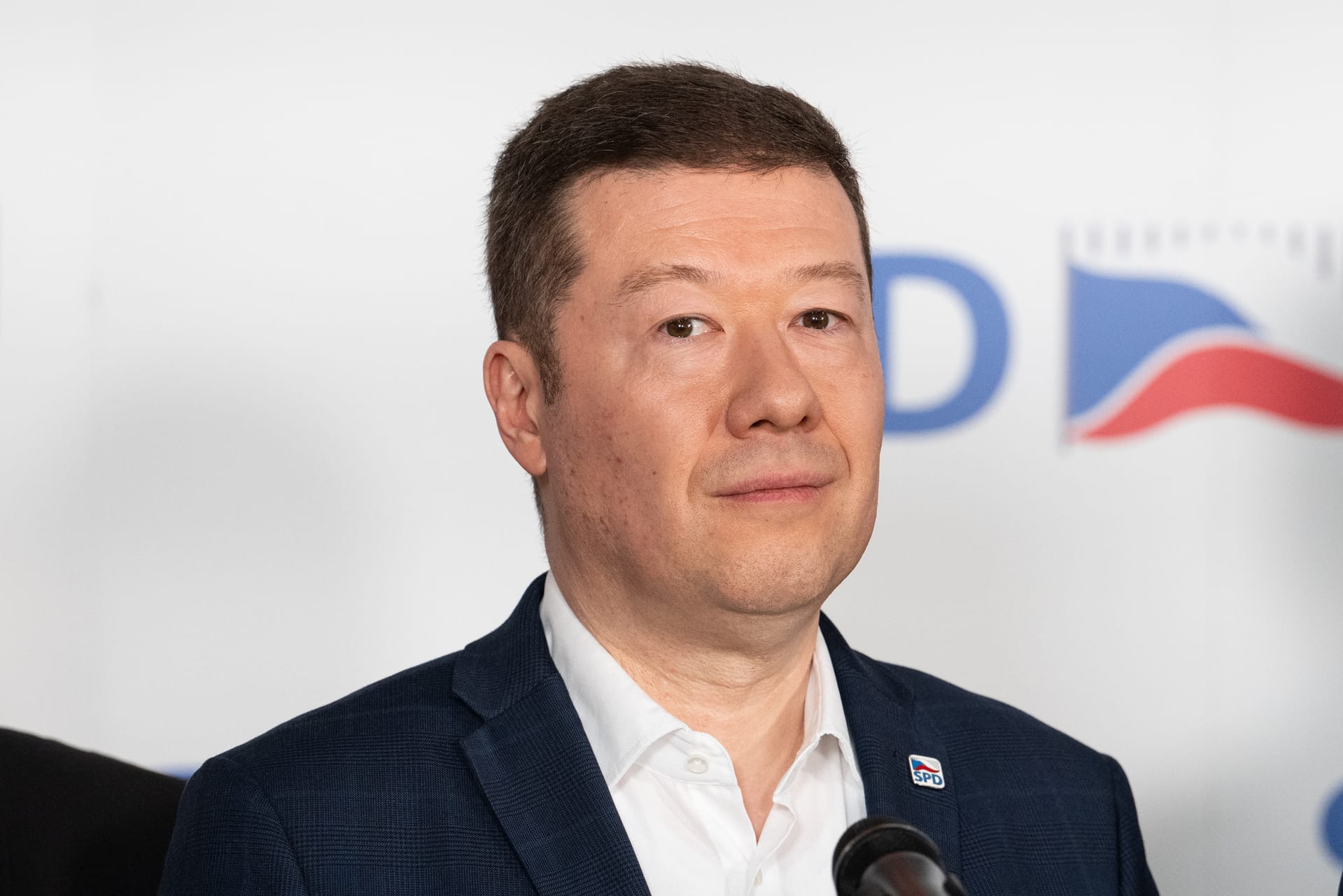 Окамура требует пересмотра вида на жительство украинцев