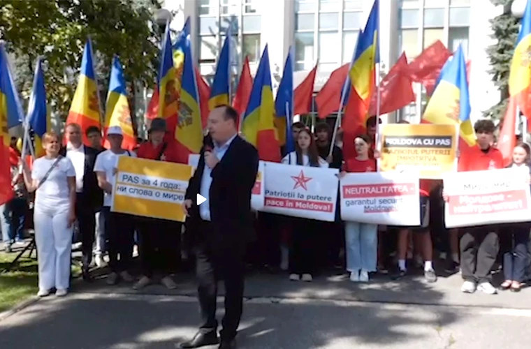 Патриотический блок проводит акцию за мир и нейтралитет Молдовы