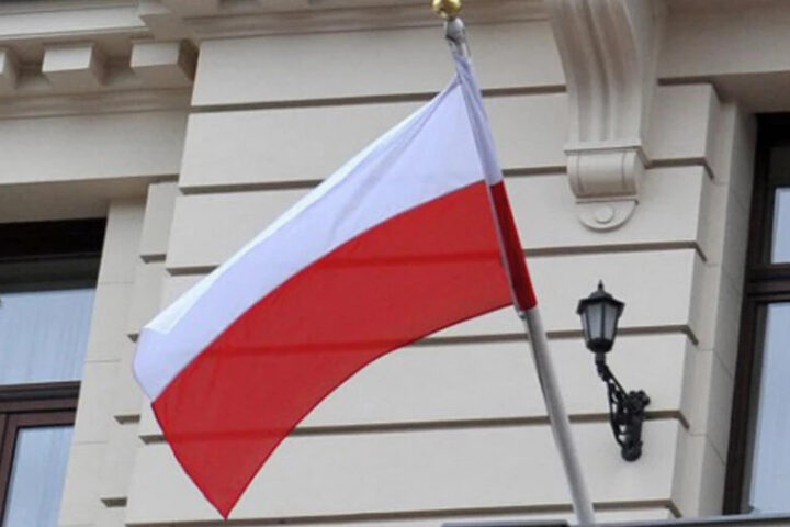 Польша рекомендует своим гражданам покинуть Беларусь из-за обострения ситуации на границе