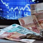 Продажи валюты в России рухнули до исторического минимума
