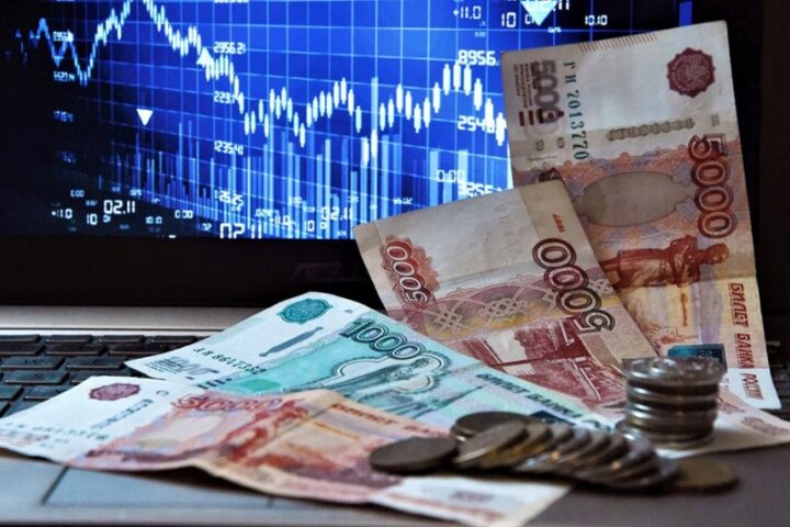 Продажи валюты в России рухнули до исторического минимума