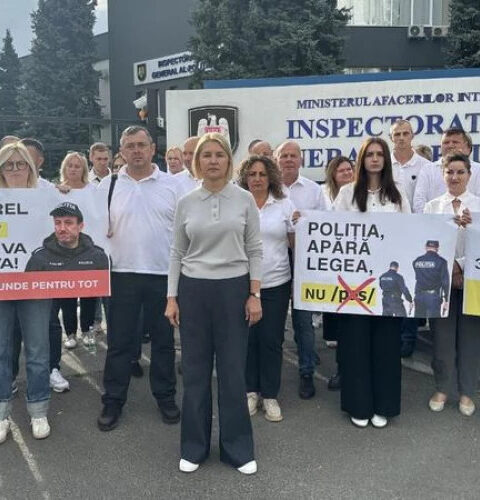 Протест у Генерального инспектората полиции: "Сердце Молдовы" требует отставки Виорела Чернэуцяну