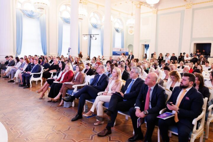 Санду на экономическом форуме в Кишиневе: Румыния инвестирует в Молдову свыше €250 млн в год