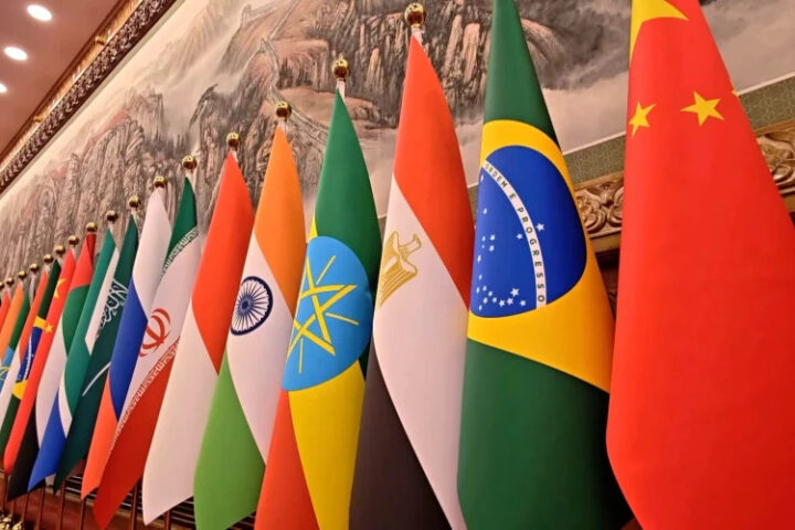 Си Цзиньпин примет участие в онлайн-саммите БРИКС для обсуждения экономических вопросов