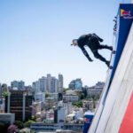 Скейтбордист Сандро Диас побил два мировых рекорда в Бразилии, съехав с 22-этажного здания