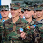 Солдаты Национальной армии голосуют на парламентских выборах в Молдове