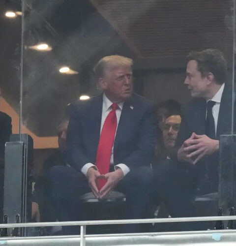 Трамп предложил Маску наладить отношения на панихиде в Аризоне