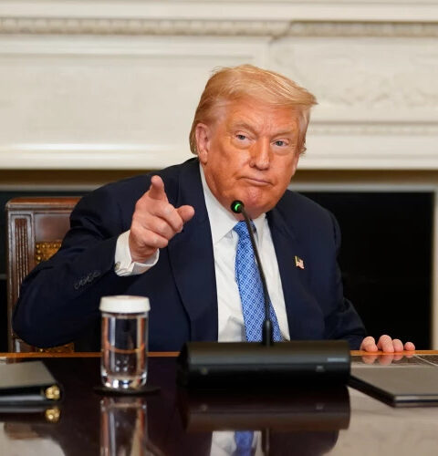 Трамп требует от Microsoft уволить Лизу Монако, называя её угрозой национальной безопасности США