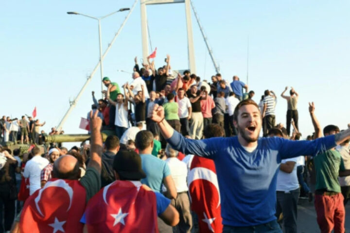 Турция вводит запрет на митинги и демонстрации в Стамбуле до 10 сентября