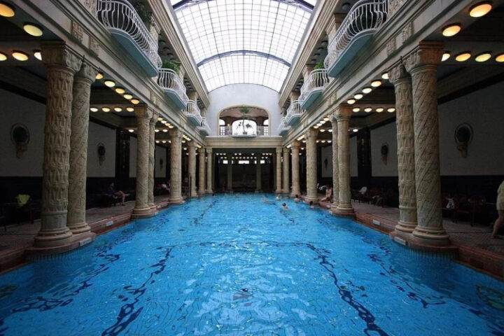В Будапеште на три года закрывают купальни Геллерт для капитального ремонта до 2028 года