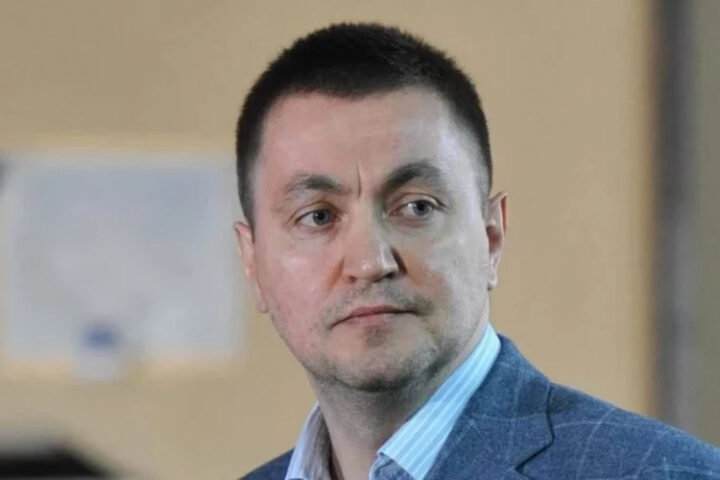 Вячеслав Платон был замечен в очереди на выборах в Лондоне
