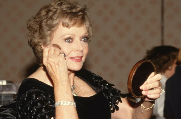 Актриса Джун Локхарт, звезда сериалов «Лэсси» и «Затерянные в космосе», ушла из жизни в 100 лет