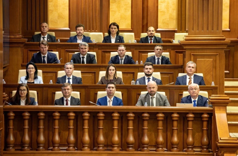 Александр Мунтяну назначен премьер-министром Молдовы парламентом с поддержкой 55 голосов