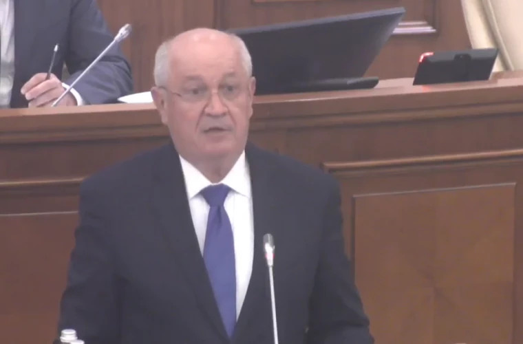 Александр Мунтяну представил парламенту программу, запросив вотум доверия для правительства