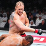 Александр Волков побеждает Жаилтона Алмейду на UFC 321 благодаря большему урону