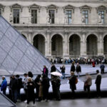 Арестованы двое подозреваемых в ограблении Лувра в Париже