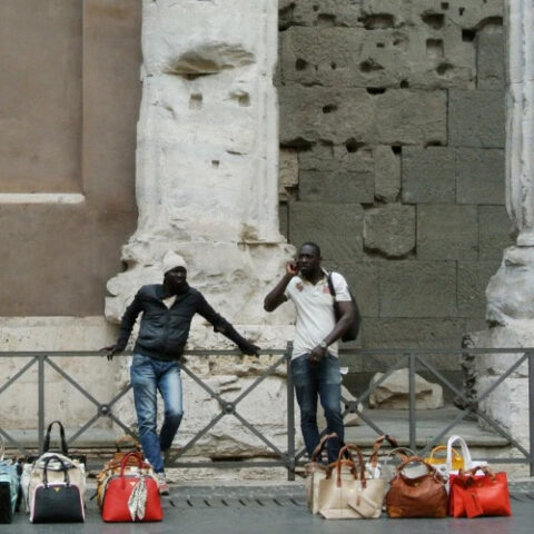 Бедность в Италии достигла максимума за десятилетие при правлении Джорджи Мелони