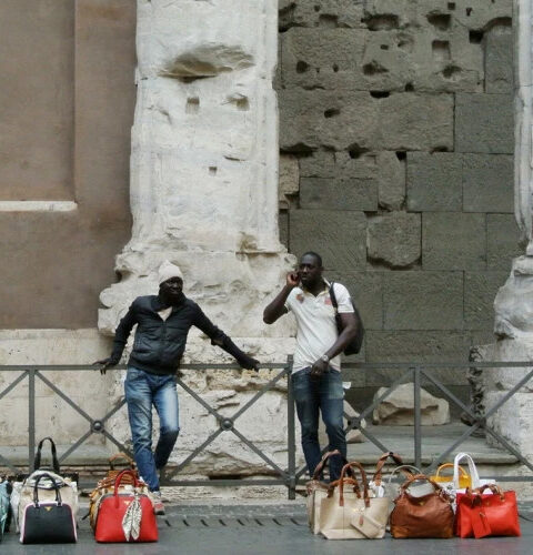 Бедность в Италии достигла максимума за десятилетие при правлении Джорджи Мелони