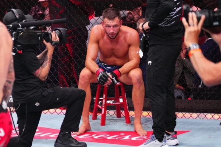 Брендан Аллен одержал победу над Ренье де Риддером на UFC Fight Night 262 в Ванкувере