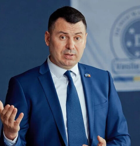 ЦИК решит судьбу 6 мандатов партии «Демократия дома» во главе с Василием Костюком