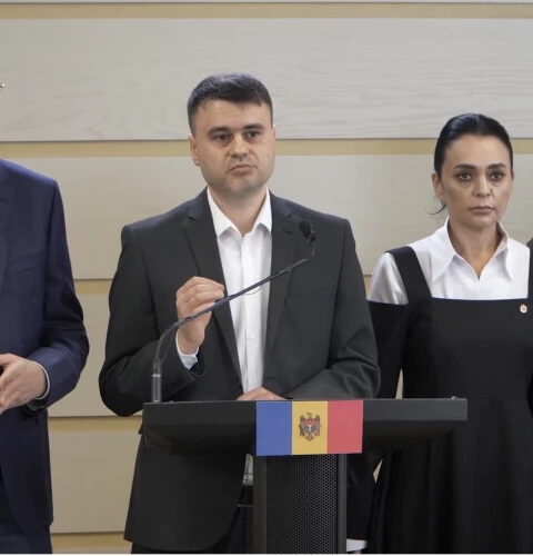 Депутат «Нашей партии» требует обнародовать резюме кандидатов в министры до голосования о доверии