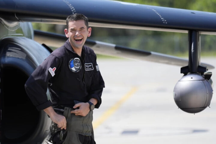 Джаред Айзекман снова становится кандидатом на пост главы NASA после встречи с Шоном Даффи