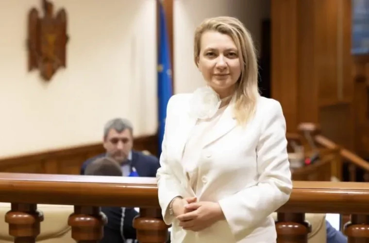 Экс-депутат Марианна Лукрецяну объявила о выходе из партии PAS