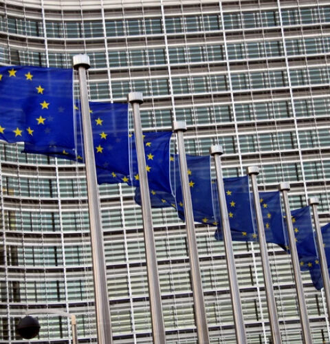 ЕС предлагает запрет на сигареты с фильтром и электронные табачные изделия