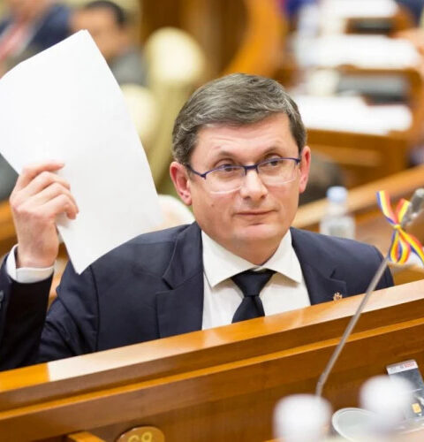 Игорь Гросу повторно избран председателем парламента Республики Молдова на первом заседании XII созыва