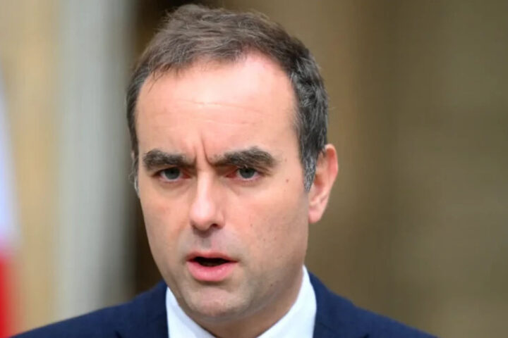 Лекорню объявил о приостановке пенсионной реформы для предотвращения вотума недоверия