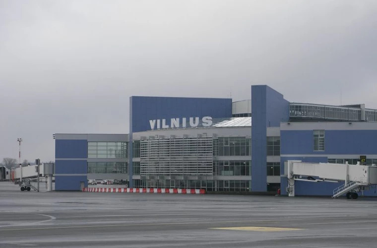 Литва закрыла границу с Беларусью и аэропорт Вильнюса из-за метеошаров