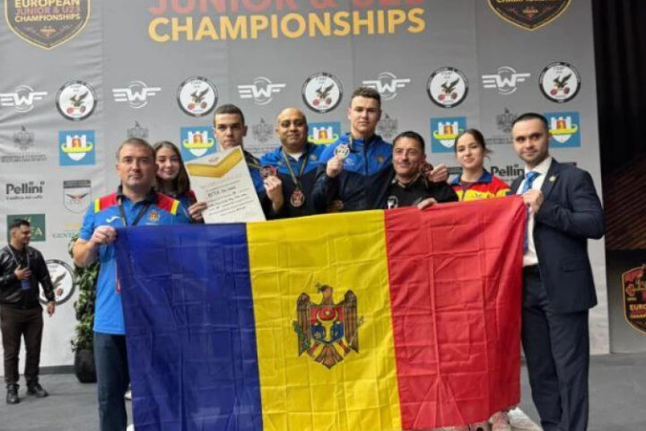 Молдавские тяжелоатлеты Ион Баданев и Дан Бетка завоевали медали на юниорском чемпионате Европы в Дурресе