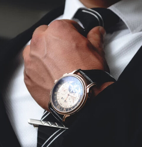 Начальник стройки в Италии потерял часы за 16 000 евро во время работы с бетоном