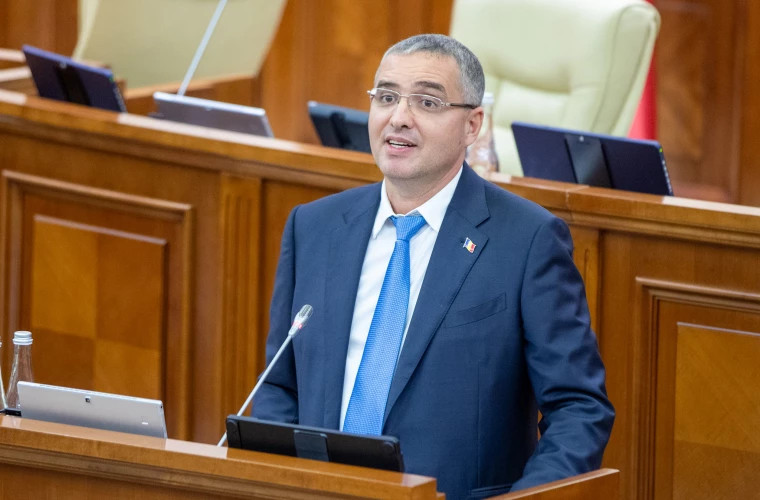 «Наша партия» получает ключевые посты в парламентских комиссиях Молдовы