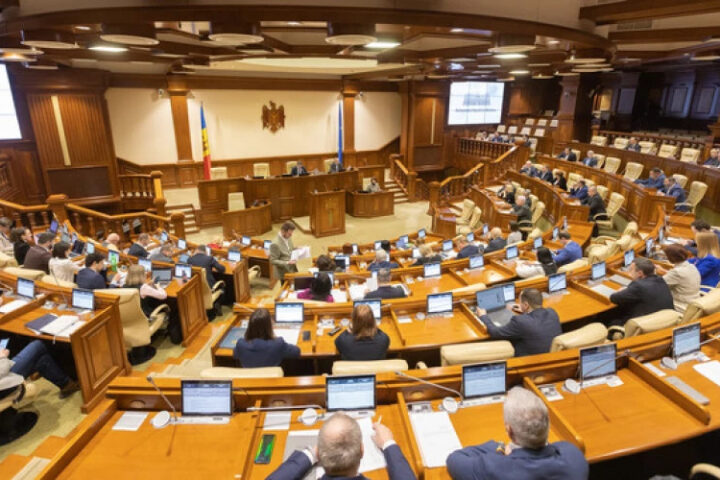 Новое заседание парламента Молдовы назначено на 30 октября для выборов вице-спикеров и комиссий