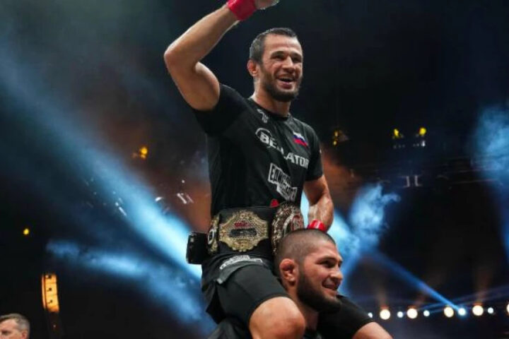 Нурмагомедов вновь на пьедестале: победа в реванше и чемпионский пояс в Дубае