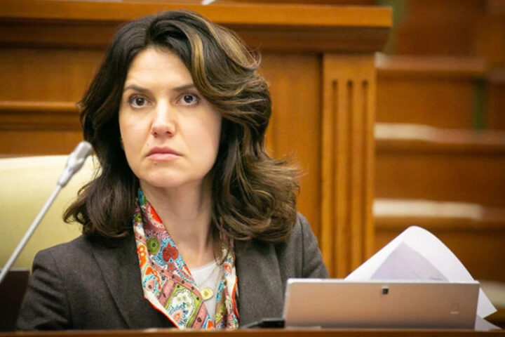 Олеся Стамате: должность посланника придумана для «элегантного» ухода Нику Попеску из парламента