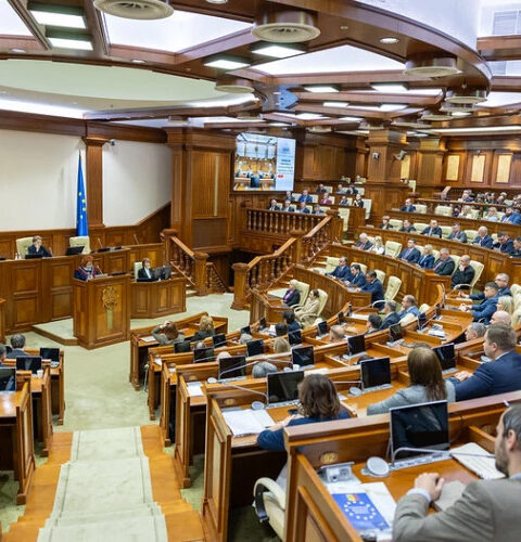 Первое заседание парламента Молдовы: оглашены лидеры фракций XII созыва